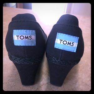 Toms Black Wedges